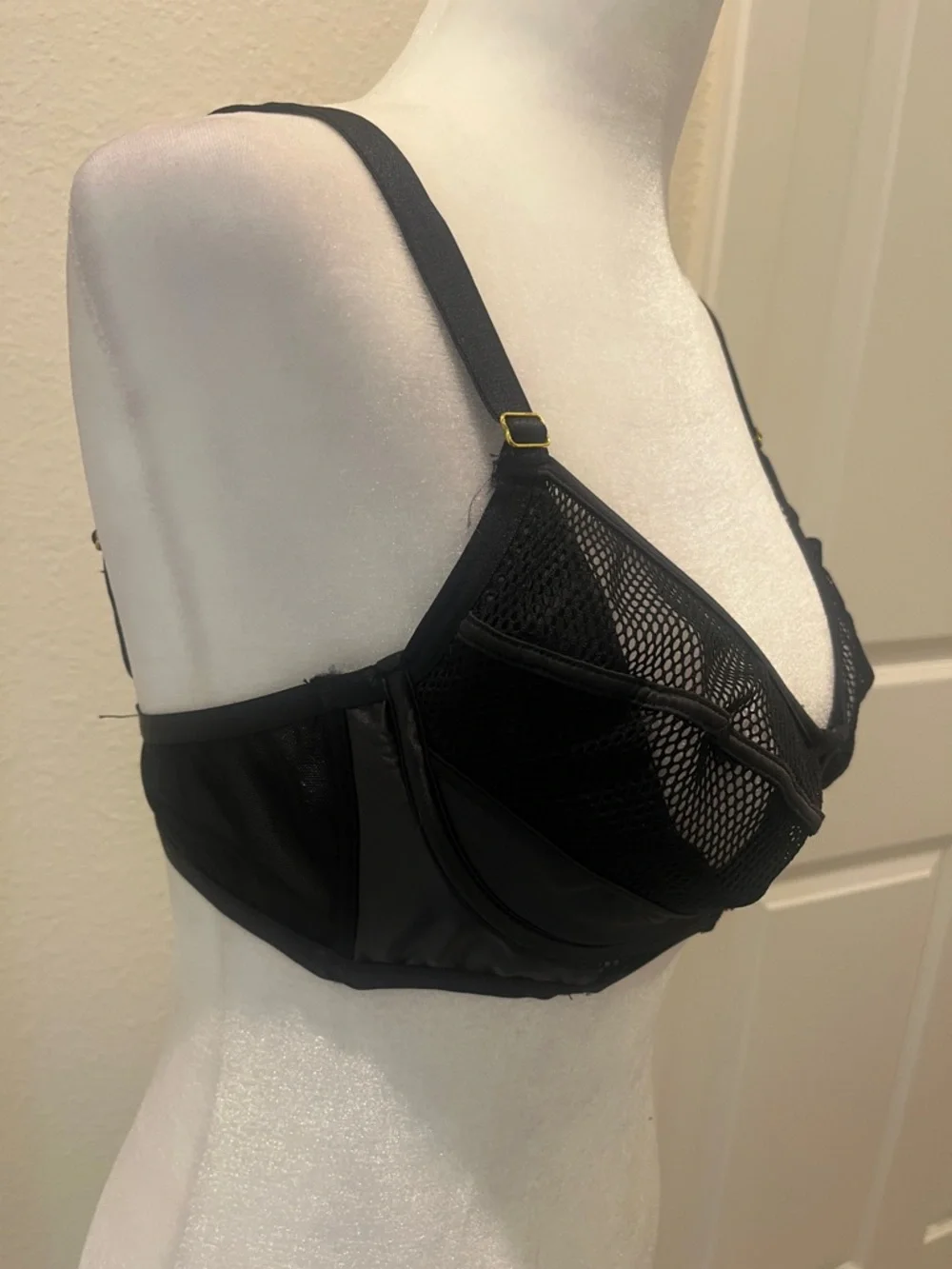 Ann Summers The Superior Black Bra 36D